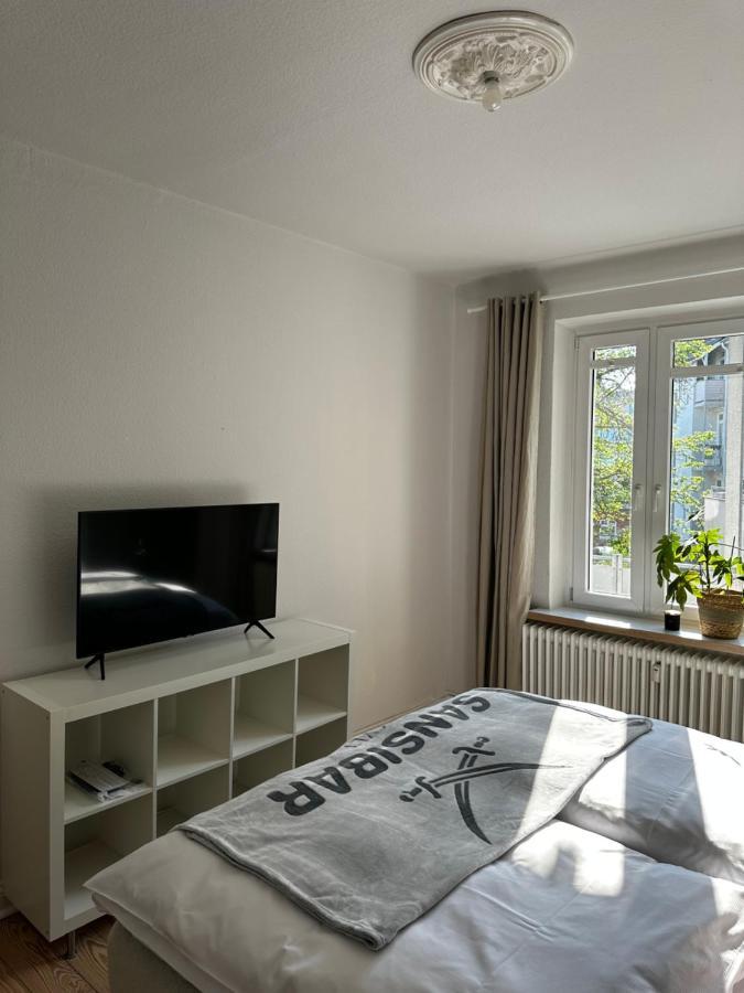 Grosszuegige 3-zimmer Altbauwohnung *