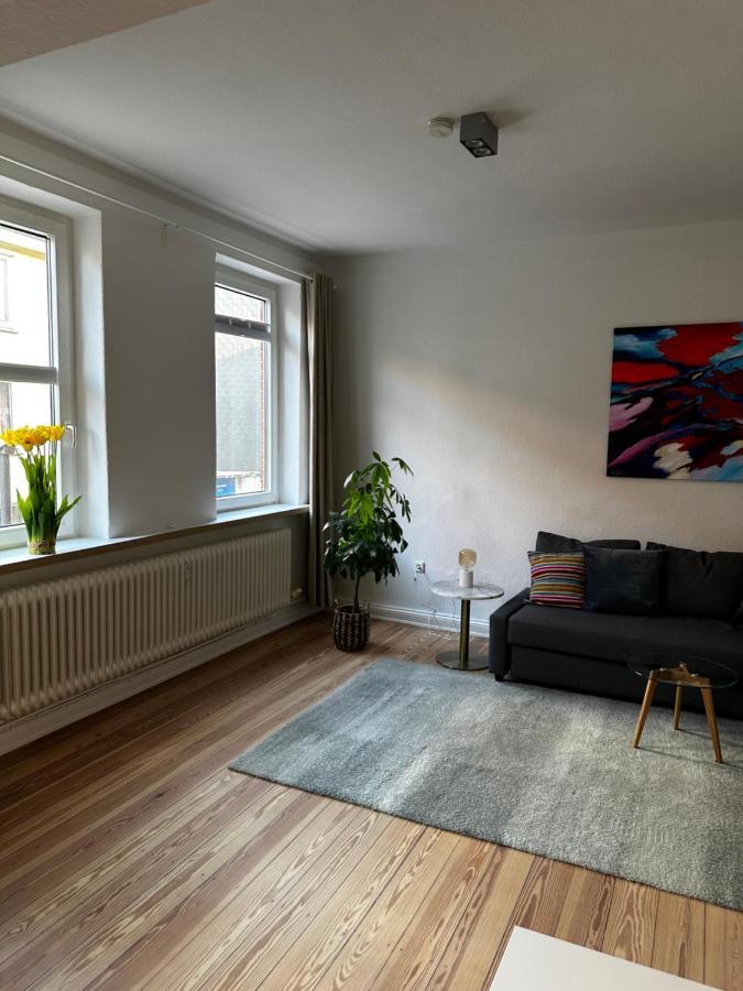 Apartment Grosszuegige 3-zimmer Altbauwohnung *