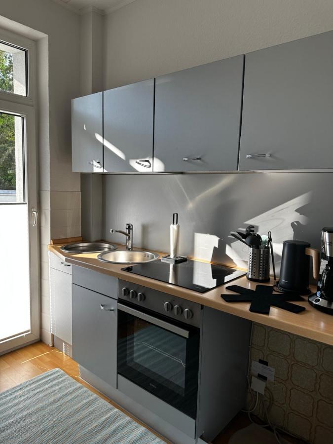 Grosszuegige 3-zimmer Altbauwohnung Apartment