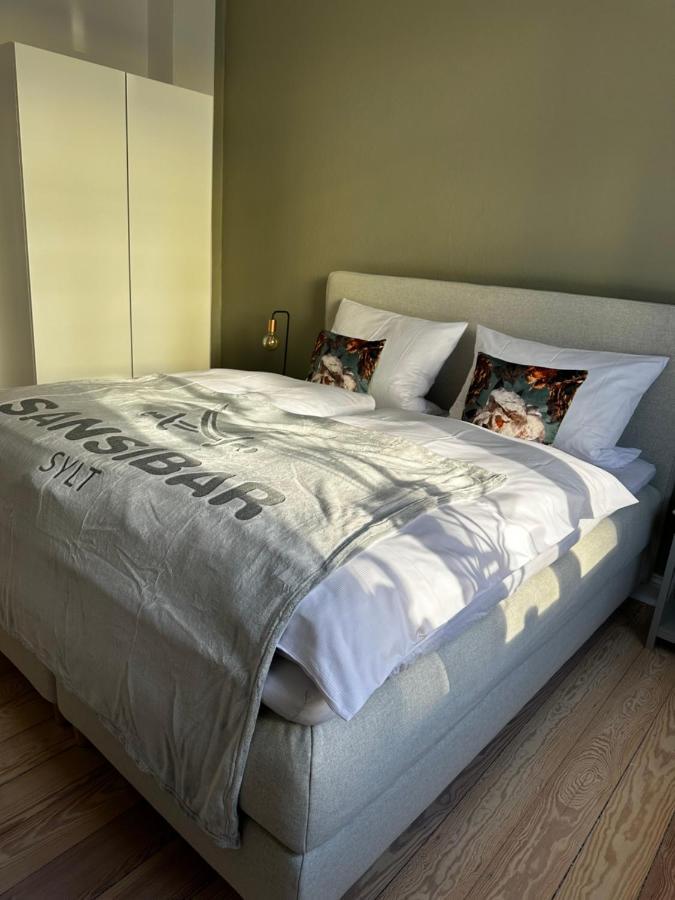 Apartment Grosszuegige 3-zimmer Altbauwohnung *